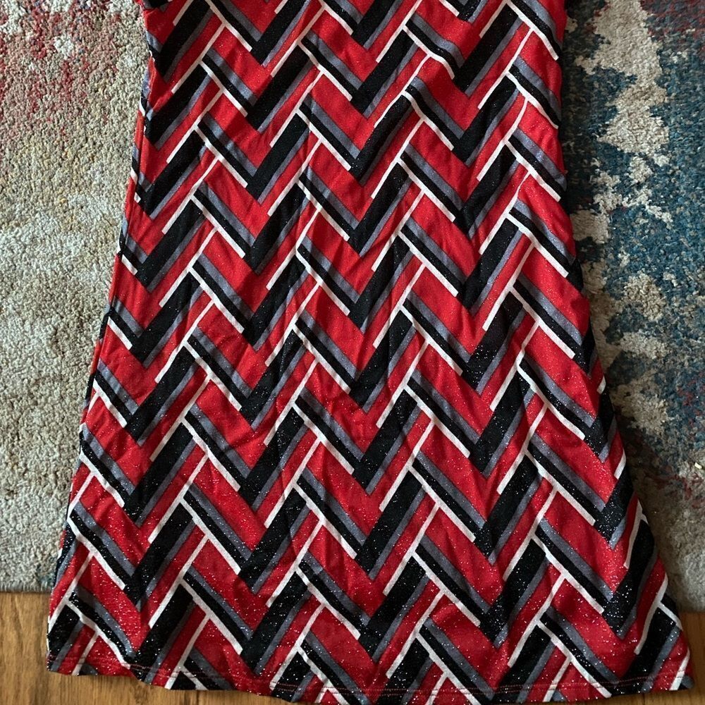 Girls short sleeve A-line dress. Chevron print